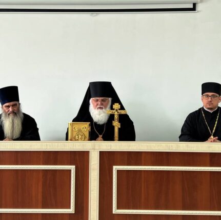 В конференц-зале Славгородского епархиального управления под председательством епископа Славгородского и Каменского Антония состоялось Епархиальное собрание.